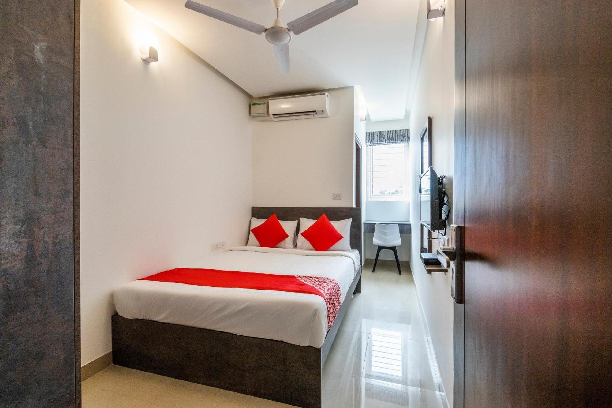 Super Townhouse Hebbal Hotel Bangalore Luaran gambar