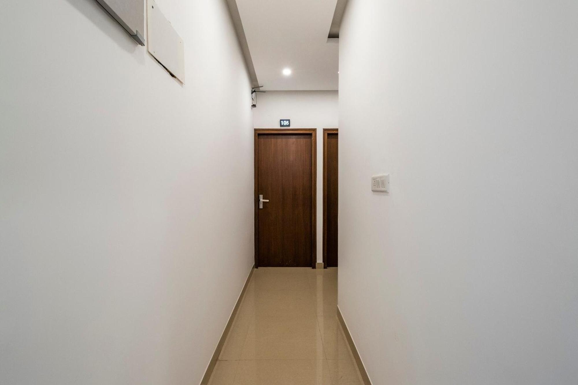 Super Townhouse Hebbal Hotel Bangalore Luaran gambar